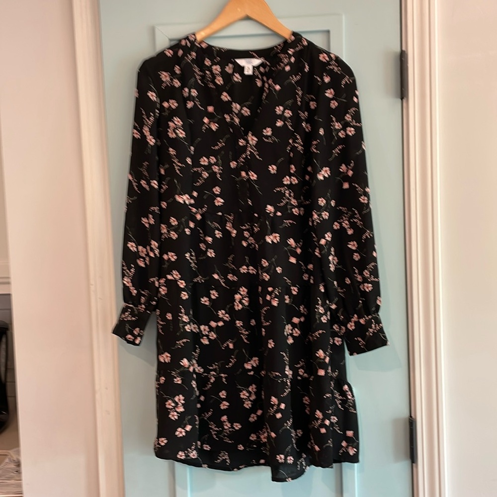 Black and pink floral long sleeve dress. Time and tru. Size XS 0-2. Tiered layer
